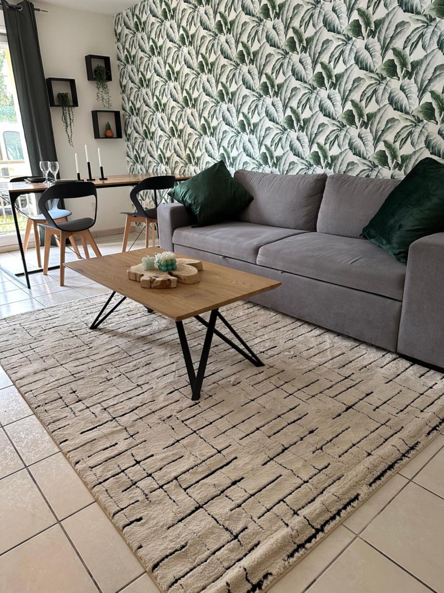 Appartement Entierement Renove Roye  Exterior photo